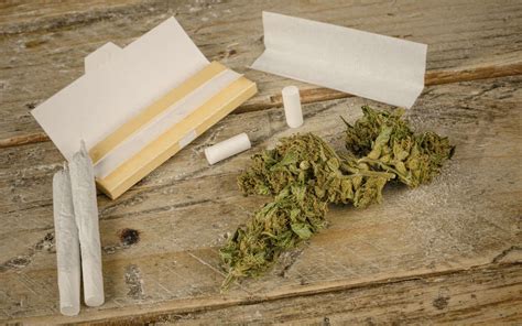 buy marijuana rolling papers